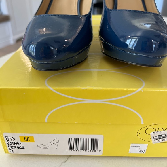 Circa Joan and David Luxe Patent Leather Platform Pumps Heels - Picture 4 of 6